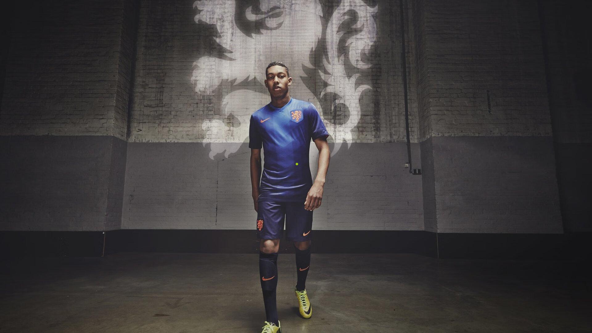 中国体彩网_杨晨对话施拉普纳，重塑留洋价值观，中国足球需从低起点扎根