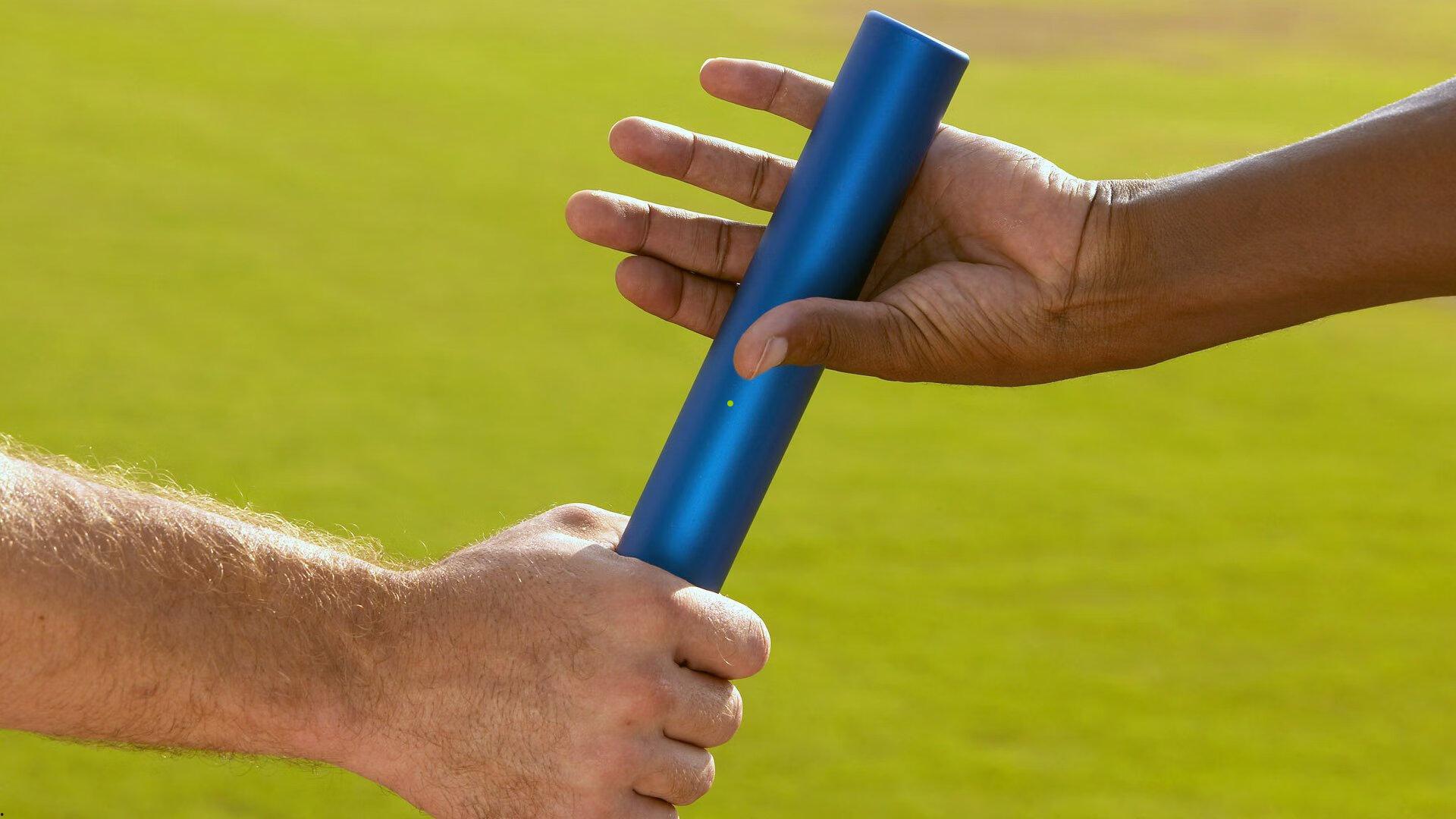 范加斯特盛赞蒂亚戈发挥卓越 强调良性竞争氛围助力球队迈向新高